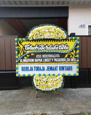 Papan Bunga Duka di Tebing Tinggi Barat