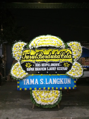 Papan Bunga Duka di Tebing Tinggi Barat